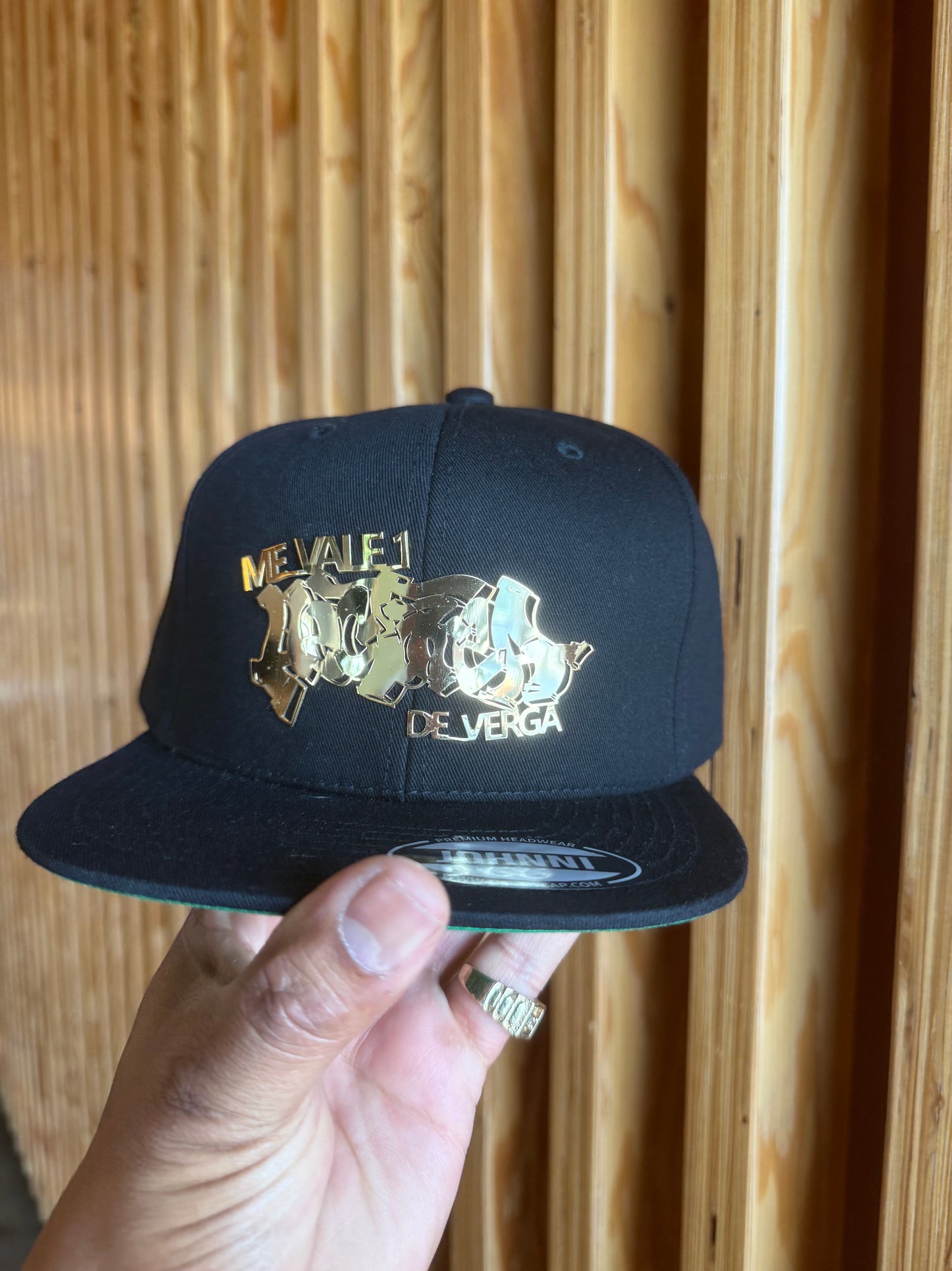 MVV Me Vale Una Hectárea 18k Plated SnapBack
